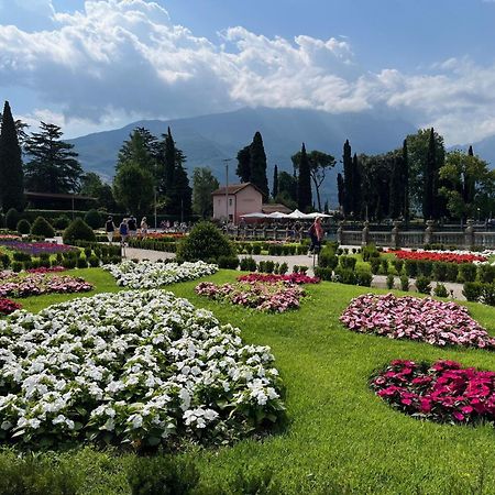 Palazzo Riccamboni Lägenhet Riva del Garda Exteriör bild