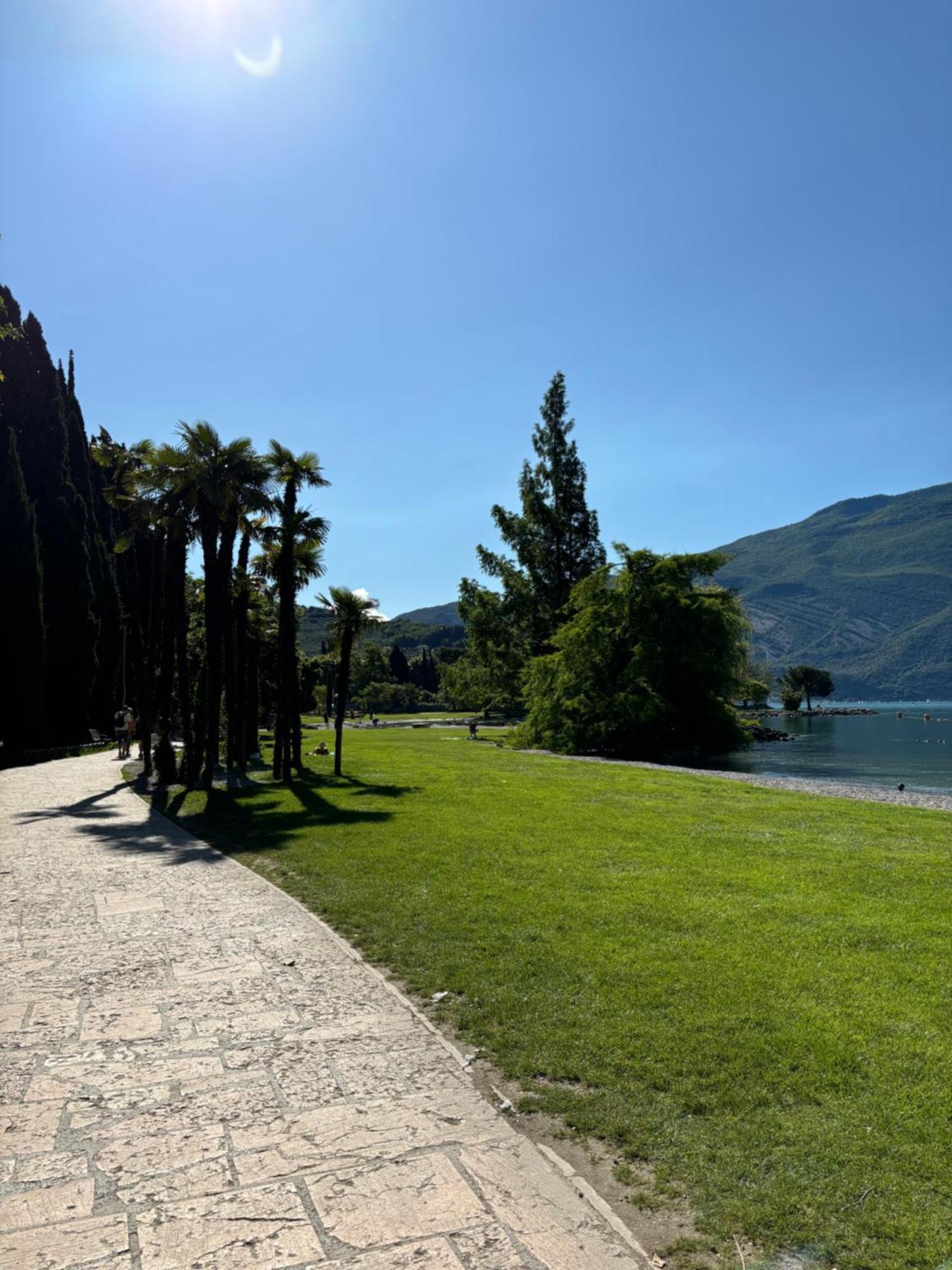 Palazzo Riccamboni Lägenhet Riva del Garda Exteriör bild